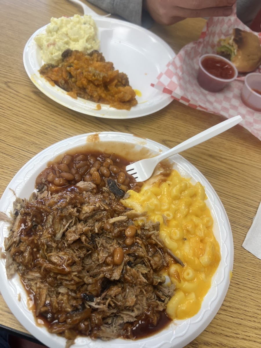 Little Pigs Bar-B-Q Photos 2